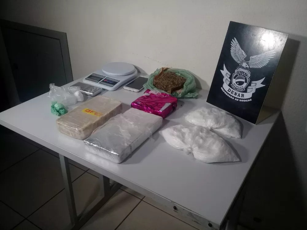 Suspeita de fazer parte de família que traficava drogas tem prisão decretada Droga apreendida foi apresentada nesta segunda (21). (Foto: Ricardo Freitas )