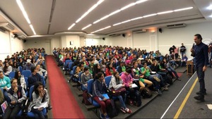 Nova turma do curso de capacitação profissional reúne 300 jovens Nova turma do curso de capacitação profissional reúne 300 jovens