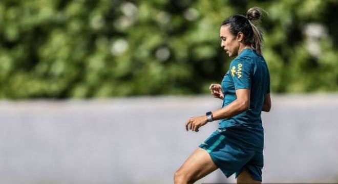 Vadão confirma ausência de Marta na estreia da Copa do Mundo Marta não jogará na estreia da seleção brasileira. Lance