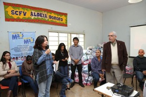Em reunião na aldeia, prefeita determina força-tarefa para ampliar cobertura do Bolsa Família Prefeitura Délia Razuk falou sobre a integração que é necessária com a comunidade indígena, sem qualquer acepção – A.Frota