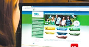 Estudantes têm até amanhã para renovar contratos do Fies