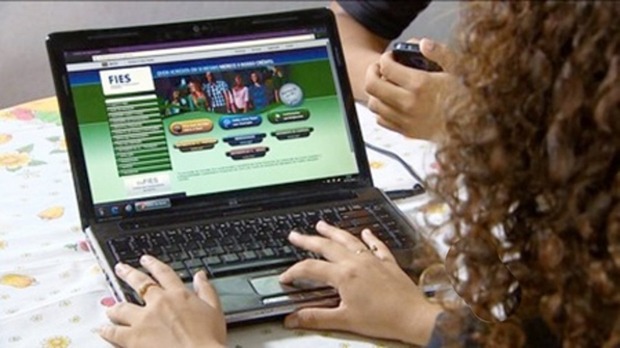 Estudantes têm até hoje para renovar contratos do Fies Estudantes têm até hoje para renovar contratos do Fies