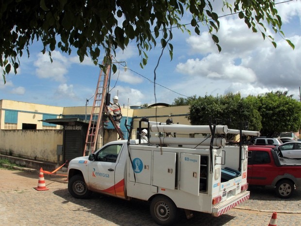 Energisa diz que vai priorizar apenas situações críticas Energisa diz que vai priorizar apenas situações críticas