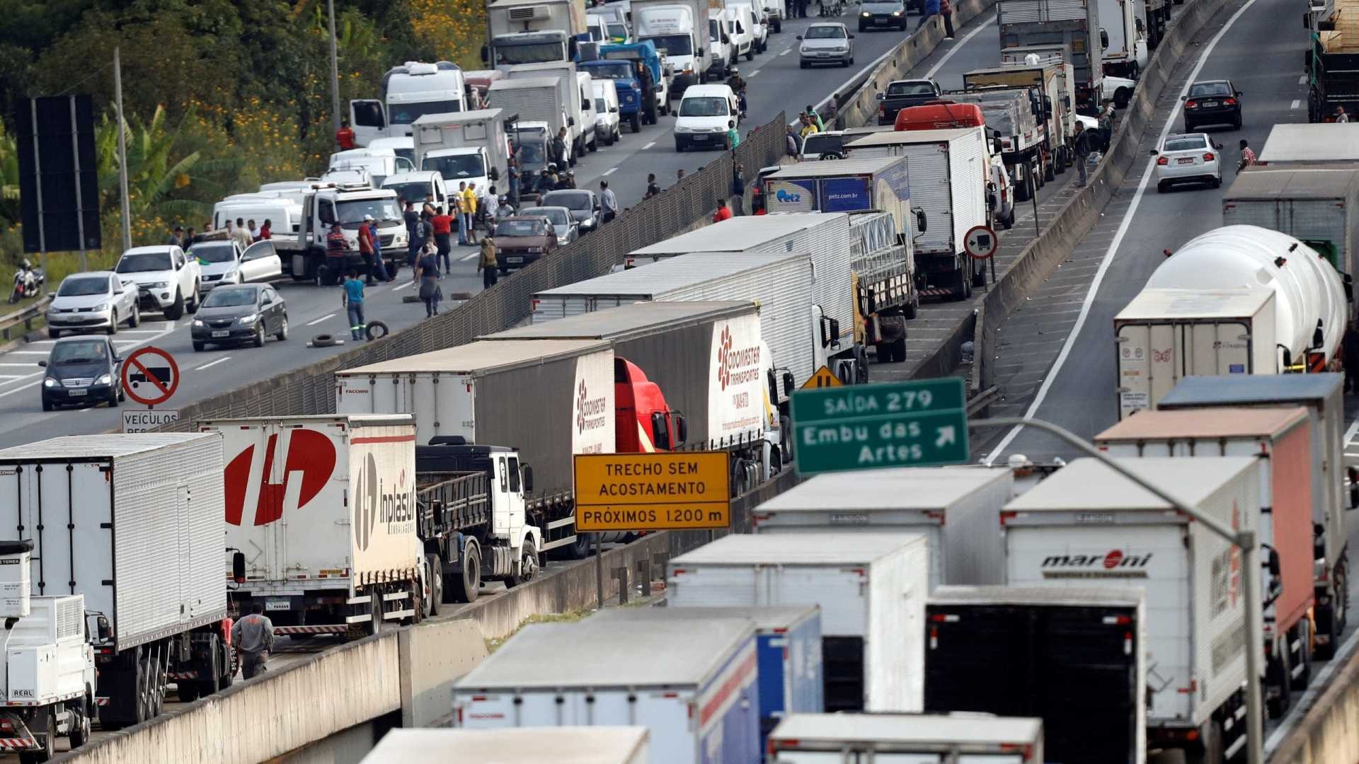 Fecombustíveis diz abastecimento está crítico em 24 estados REUTERS