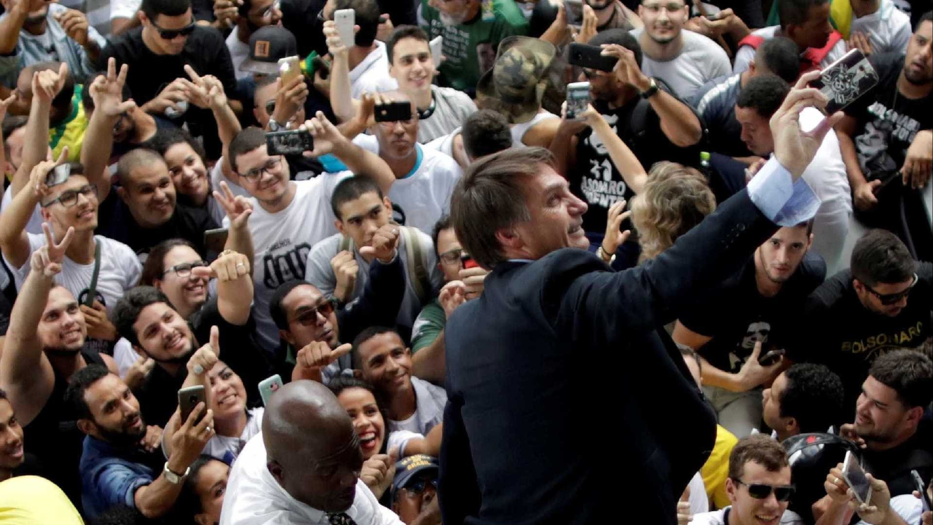 Bolsonaro é presidenciável mais citado no Twitter em posts sobre greve Bolsonaro é presidenciável mais citado no Twitter em posts sobre greve