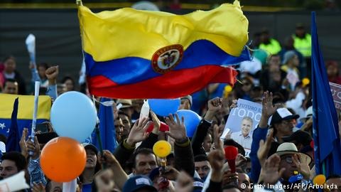 Colombianos vão às urnas para eleger presidente