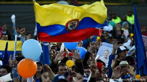 Colombianos vão às urnas para eleger presidente Colombianos vão às urnas para eleger presidente