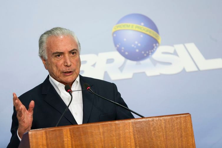 Governo cede e aguarda fim da paralisação dos caminhoneiros O presidente Michel Temer anuncia redução no preço do óleo diesel (Marcelo Camargo/Agência Brasil)