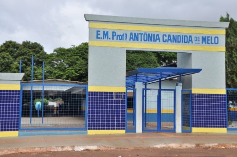 Escolas municipais de Dourados estão com aulas suspensas Escolas municipais de Dourados estão com aulas suspensas
