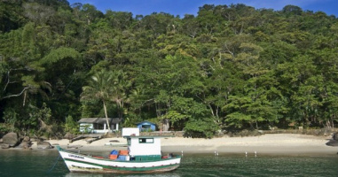 Ilhas e praias fazem de ubatuba um dos pontos mais bonitos da costa brasileira