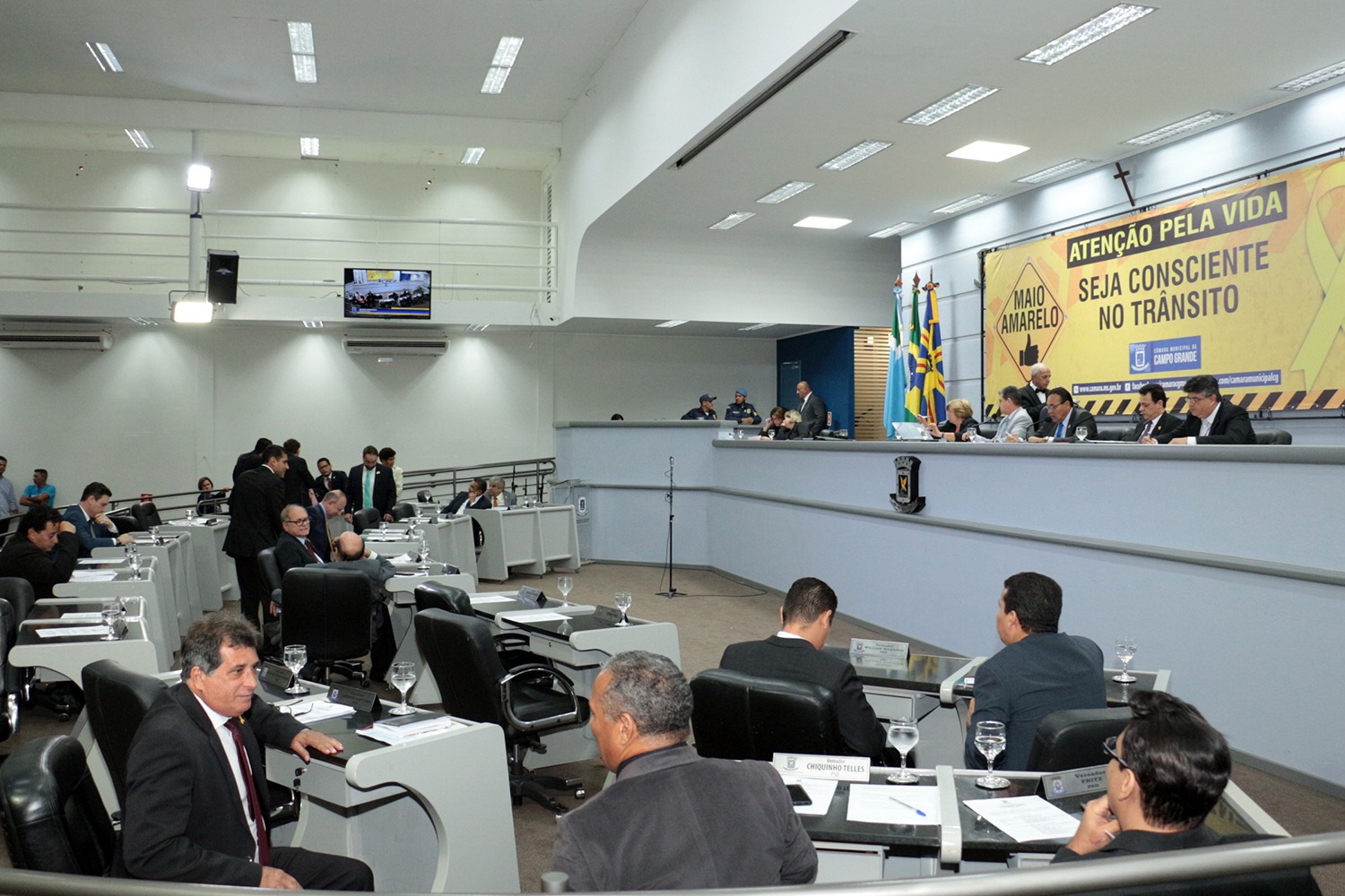 Vereadores analisam dois Vetos e cinco Projetos na sessão desta terça-feira Vereadores analisam dois Vetos e cinco Projetos na sessão desta terça-feira