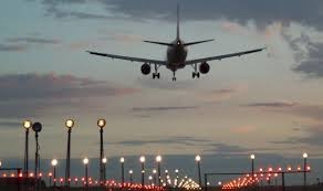 Falta combustível em 10 aeroportos, diz Infraero Falta combustível em 10 aeroportos, diz Infraero