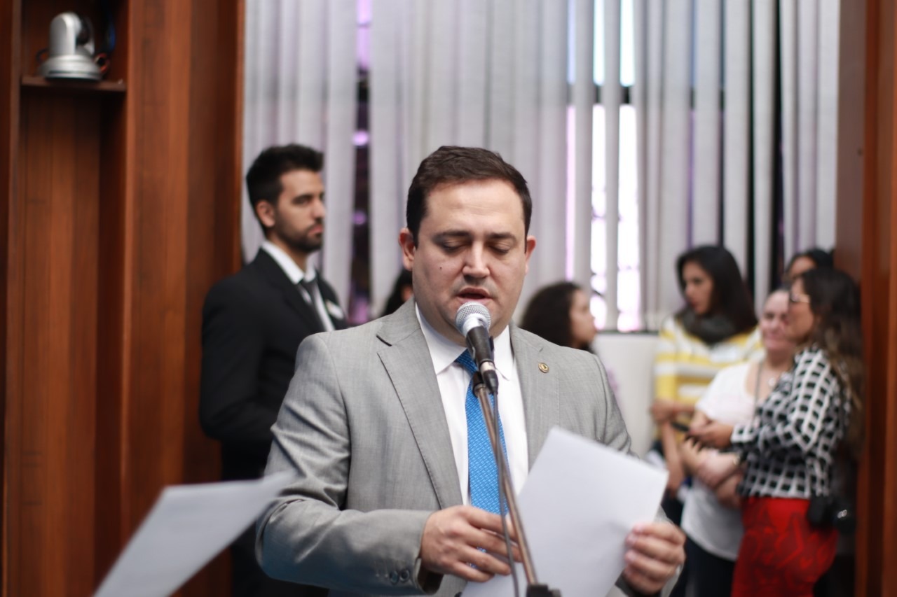 Marcio Fernandes pede reparos em 30 km da MS-162 Marcio Fernandes pede reparos em 30 km da MS-162