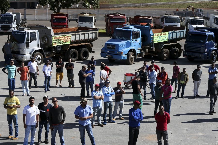 CUT e mais cinco centrais sindicais anunciam apoio aos petroleiros CUT e mais cinco centrais sindicais anunciam apoio aos petroleiros