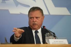 Blairo Maggi diz que poderá faltar carne se paralisação continuar Blairo Maggi diz que poderá faltar carne se paralisação continuar