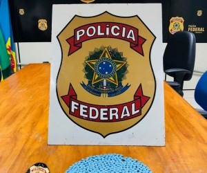 Brasileira e boliviana são presas com carga de droga sintética Droga apreendida ontem pelos policiais durante a ocorrência. - Foto: Divulgação