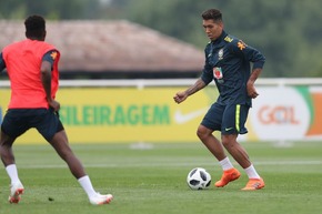 Seleção terá atividades hoje apenas na parte da tarde Roberto Firmino antecipa chegada e já treina com os demais jogadores - Direitos reservados/Confederação Brasileira de Futebol - CBF
