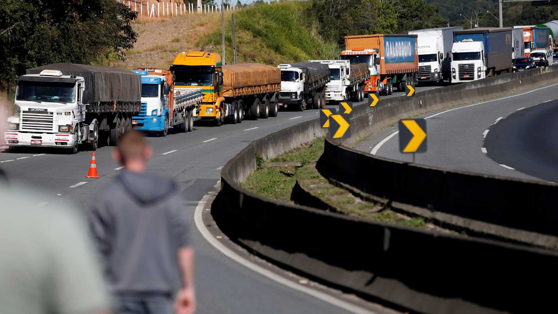 Greve dos caminhoneiros prejudicou varejo, diz gerente do IBGE Greve dos caminhoneiros prejudicou varejo, diz gerente do IBGE