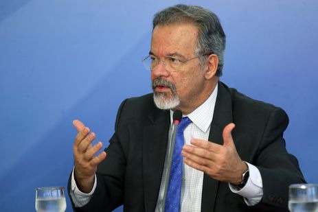 Jungmann anuncia MP que vai garantir reforços para Polícia Rodoviária O ministro da Segurança Pública, Raul Jungmann, durante entrevista coletiva no Palácio do Planalto (Antonio Cruz/Agência Brasil)