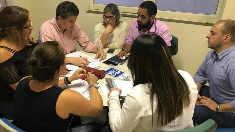 Procon da Capital promove ação conciliatória para consumidores quitar dívidas Reunião entre representantes do Procon e empresas.