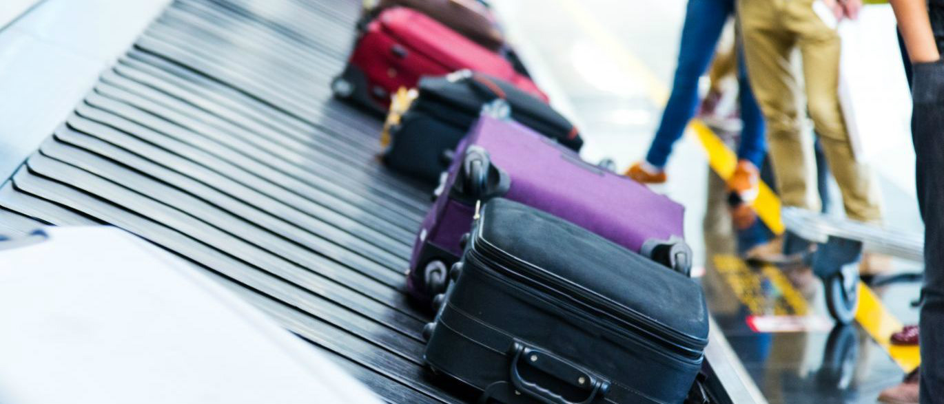 Justiça revoga liminar que suspendia cobrança de bagagem despachada iSock