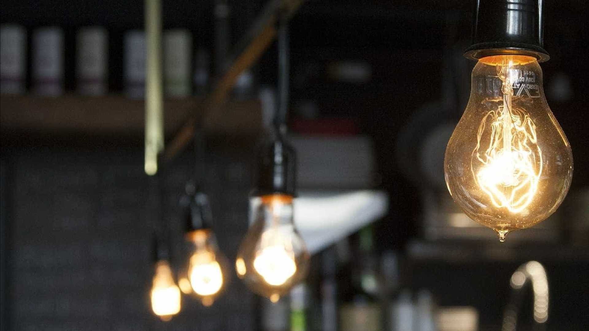 Greve dos caminhoneiros faz Brasil gastar quase 7% a menos de energia Greve dos caminhoneiros faz Brasil gastar quase 7% a menos de energia