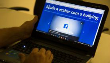 É preciso falar sobre bullying, depressão e suicídio, alertam especialistas Um em cada dez estudantes no Brasil é vítima frequente de bullyingMarcello Casal Jr/Agência Brasil