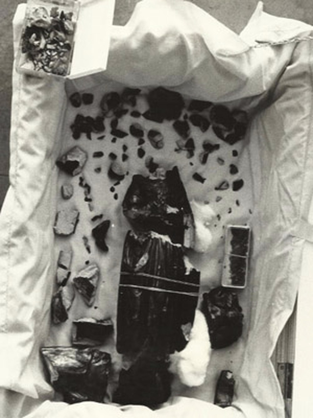 Símbolo de fé, imagem da Padroeira já foi quebrada em mais de 200 pedaços (Foto: Arquivo Pessoal/ Maria Helena Chartuni)