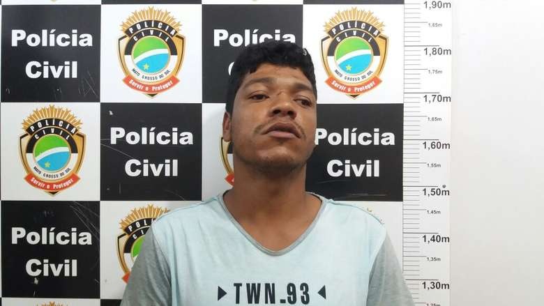 Interno é flagrado tentando entrar no semiaberto com maconha na cueca Interno é flagrado tentando entrar no semiaberto com maconha na cueca