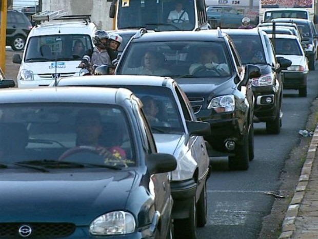 Licenciamento de veículos com placas final 3 vence hoje Licenciamento de veículos com placas final 3 vence hoje