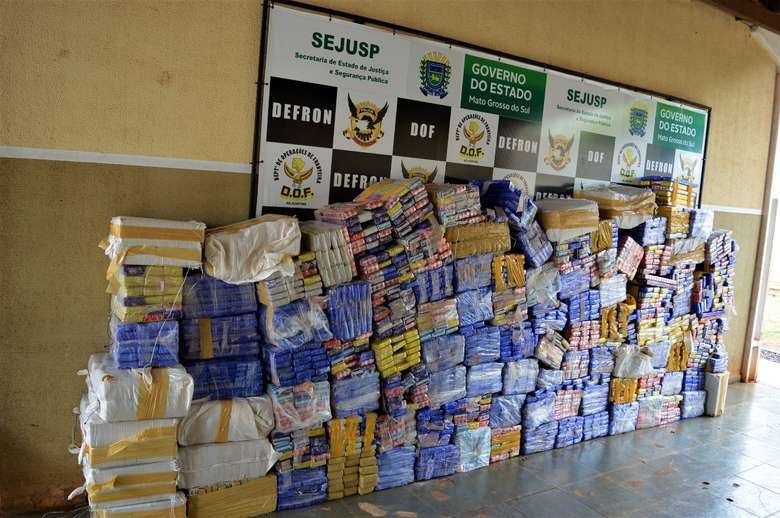 Carga de 2t de maconha apreendida em Dourados seria levada a São Paulo Apreensão feita por equipe do DOF. Vinícios Araújo