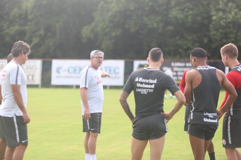 Vindo de 3 vitórias no Brasileiro, Inter quer manter ascensão contra o Sport Vindo de 3 vitórias no Brasileiro, Inter quer manter ascensão contra o Sport