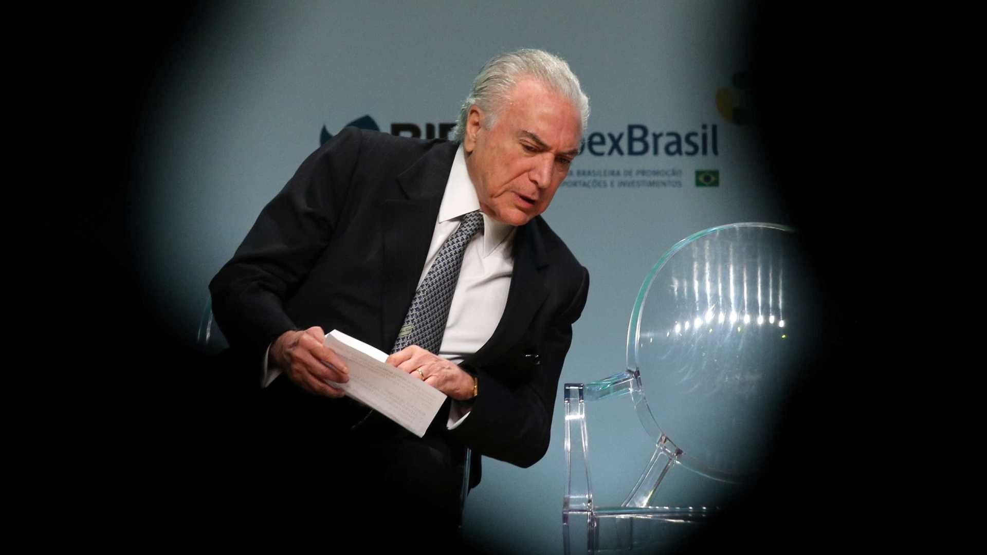 Paulo Whitaker / Reuters