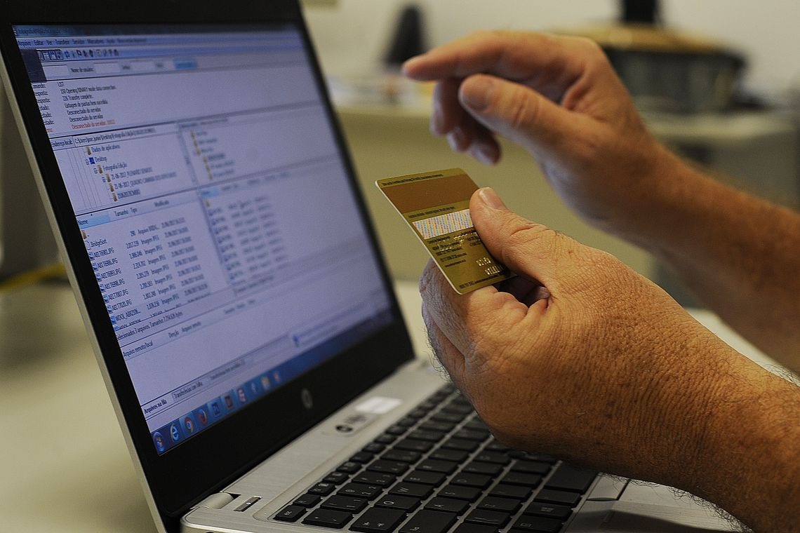 Febraban alerta para golpe virtual em compras para o Dia dos Namorados Febraban alerta para golpe virtual em compras para o Dia dos Namorados