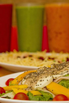 Ingredientes das saladas auxiliam no funcionamento intestinal e na digestão Foto: Bia Guedes:Bianca Guedes / Arquivo