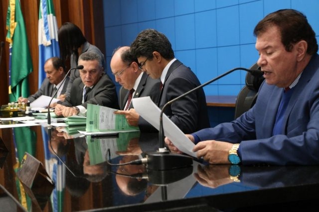 Deputados aprovam projeto que reduz ICMS do diesel Foto: CG News