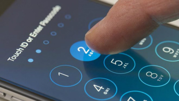 Hackers podem decifrar senhas a partir da maneira como você inclina o celular ao digitar Uso de senha requer uma série de precauções. GETTY IMAGES