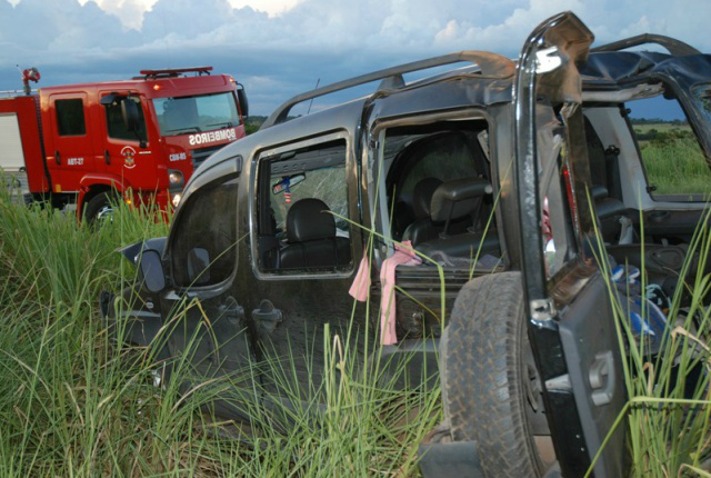 Acidente deixa oito bolivianos feridos em rodovia de MS Acidente deixou oito pessoas feridas na BR-267 - Foto: Tiago Apolinário/Arquivo Da Hora Bataguassu