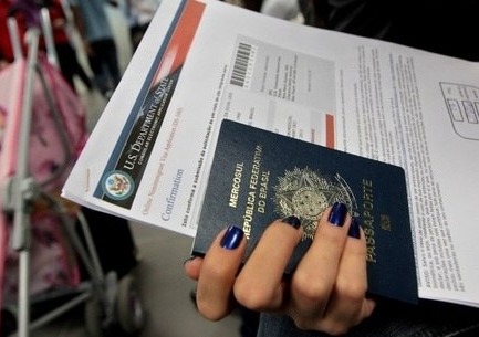 Busca de graduação no exterior cresce 37,7% em um ano Brasileiros buscam graduação no exterior. CLAYTON DE SOUZA/Estadão Conteúdo