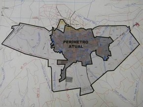 Délia Razuk avalia que Dourados paga caro com expansão do perímetro urbano Em destaque, no mapa, o atual perímetro urbano de Dourados,quase triplicado em seis anos