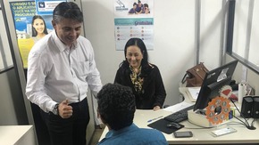 Trabalhadores com deficiência são reinseridos no mercado de trabalho Trabalhadores com deficiência são reinseridos no mercado de trabalho