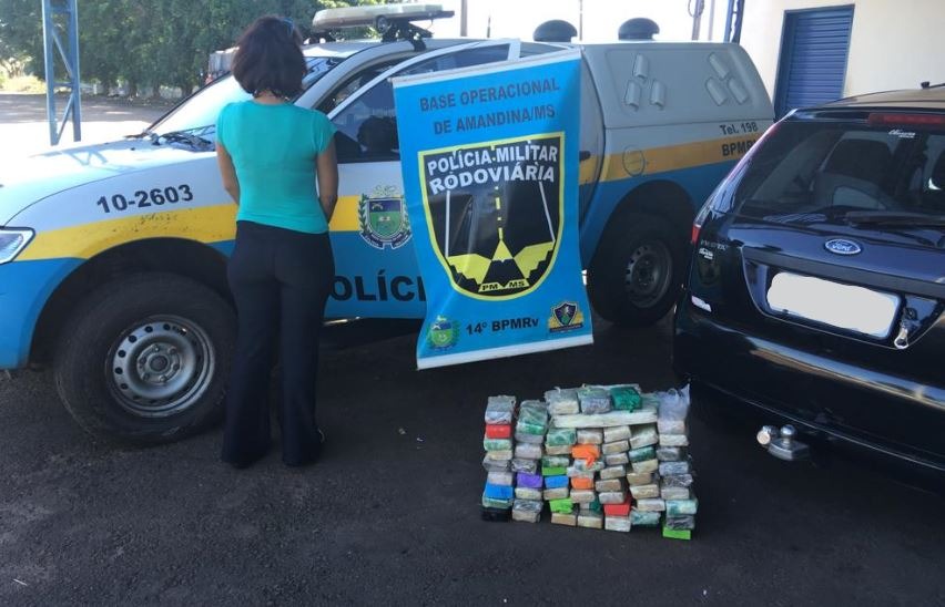 Mulher é presa com maconha que seria comercializada em Álvares Machado (SP) Divulgação