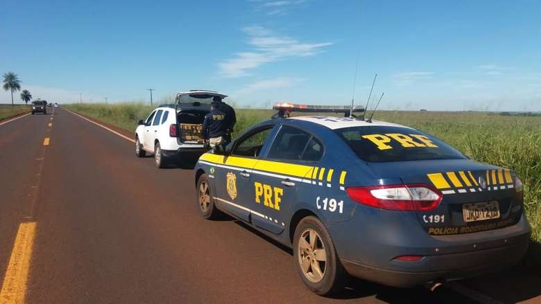 Menor é flagrado na direção de carro com mais de 600 kg de maconha