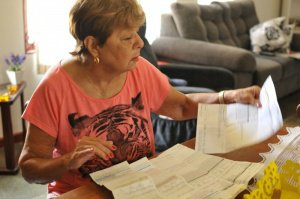 Marly Raiol está indignada com o aumento de 272%na conta de energia (Foto: Alcides Neto)