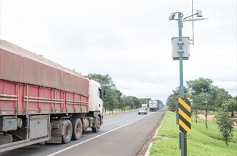 CCR MSVia inicia operação de 13 radares na BR-163 As autuações serão feitas pela Polícia Rodoviária Federal (PRF). Fonte: Rachid Waqued