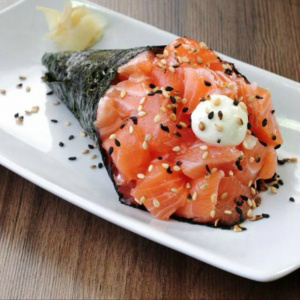 Sucesso nos EUA, Food Truck atrai o público em Dourados O trailer oferece variedade de temaki e sushi. (Foto: Facebook Temaki Truck)