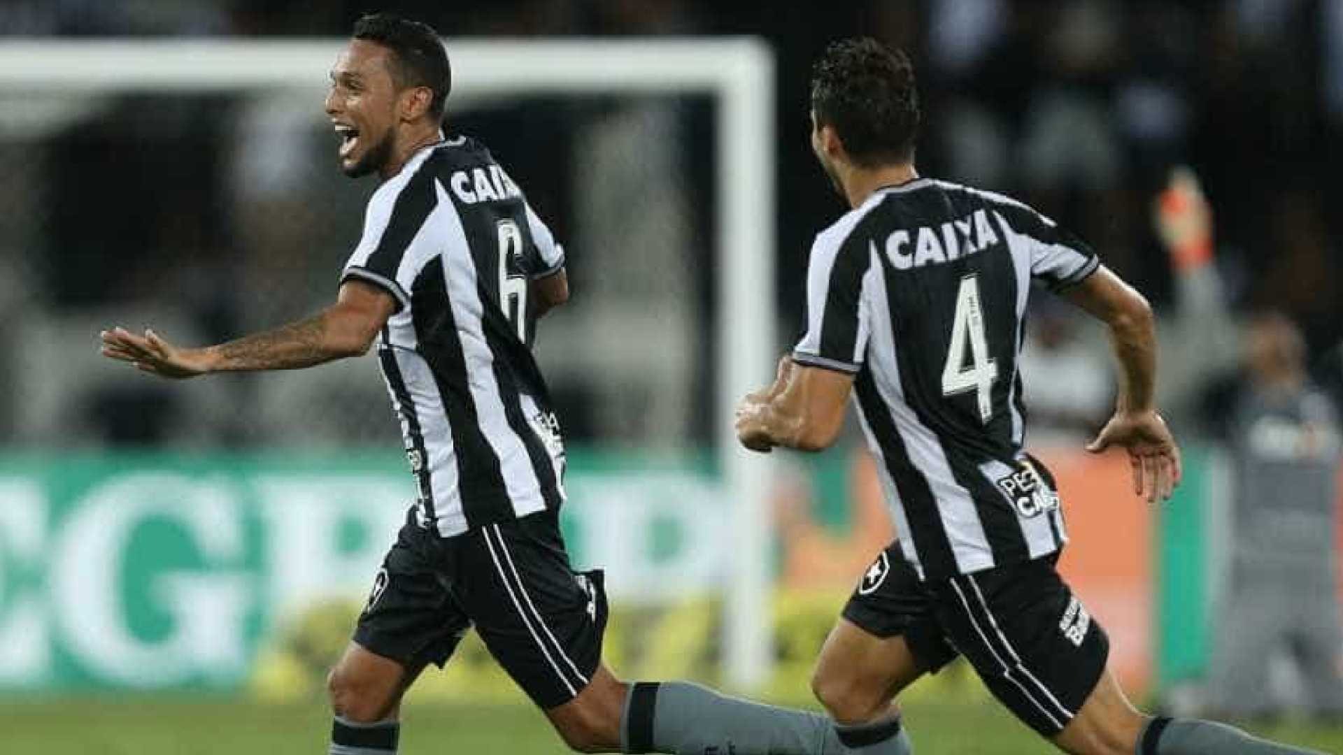 Botafogo fica três vezes na frente, mas Bahia busca empate Botafogo fica três vezes na frente, mas Bahia busca empate