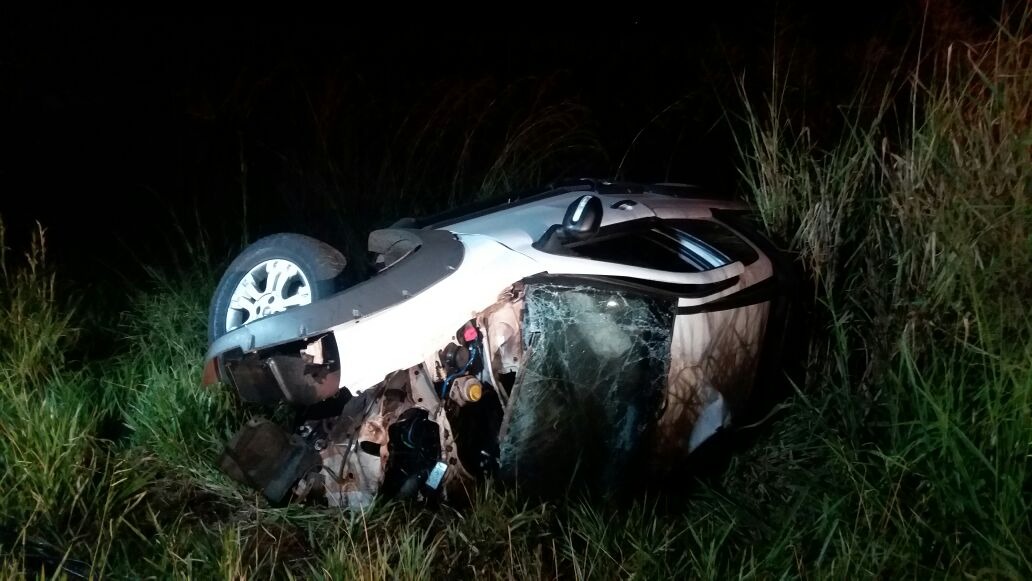 Condutores morrem após colisão na MS-157 Fiat Strada capotou e acabou saindo da pista. Osvaldo Duarte/Ddos News