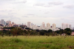 Mesmo com áreas desocupadas, expansão da cidade já é certa em “acordo” que deve seguir para a Câmara esta semana - Foto: Álvaro Rezende/Correio do Estado