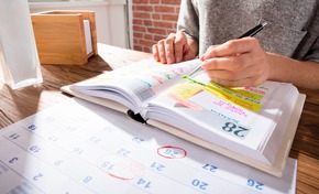 Como estudar para o Enem e para a escola ao mesmo tempo?